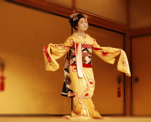 Chanter, danser et jouer du shamisen